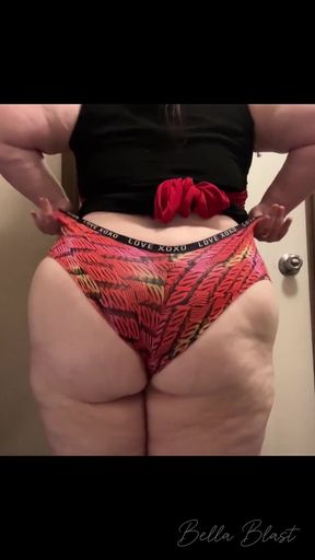 Jiggling Belly Shakes and Bubbly Fart Blasts by Bella Blast