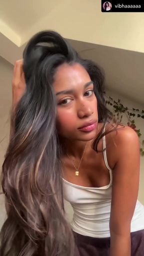 TikTok desi teen showcases her pretty Indian curves
