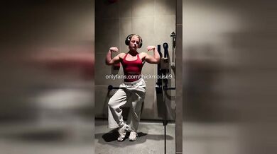 Brit Brunette Teen Showed Her Wet Pussy on Instagram Live and Squirmed Nonstop