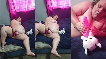 Solo milf stacy masterbate with pink vibrator , teddybear gets a blowjob
