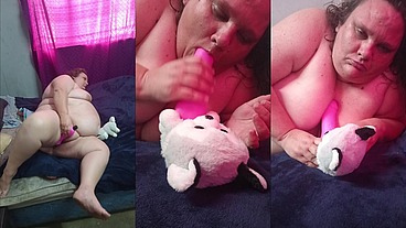 Solo milf stacy masterbate with pink vibrator , teddybear gets a blowjob