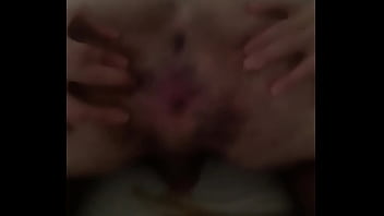 Cuzao vazando mijo