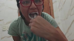 I brush my yellow teeth.