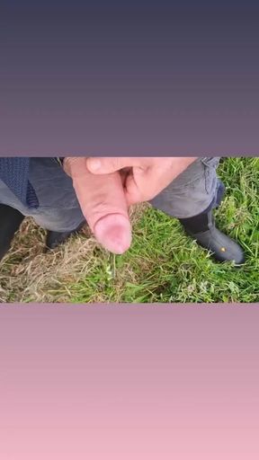 Outdoor wank and cum