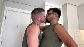 marcos goiano - fodendo com o vizinho casado - dotadao enrabando o cuzinho do goiano - sexo gay sem camisinha com pauzudo - macho da pica grossa empalando meu rabo