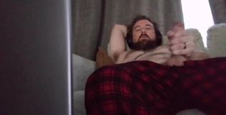Watching porn and cumming hard