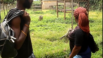 From the INEDIT in black Africa, two tourists fuck publicly in a park during their passage in terms of other tourists. An extraordinary open incredible scene.