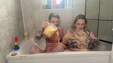 Sploshing with Sammie