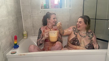 Sploshing with Sammie