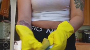 6 min Rubber Glove JOI watch me glove up and wash my dishes and a reward for patiently waiting, I give you jerk off instructions with my yellow rubber gloves with a countdown FUN