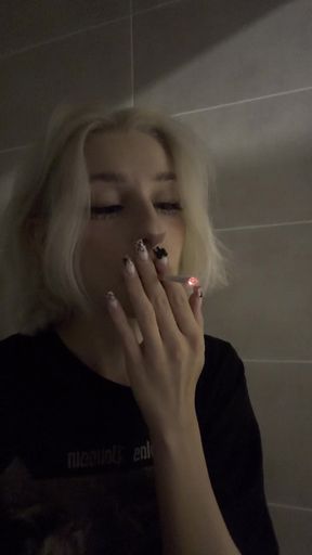 OnlyFans teen babe smokes and looks cute in petite body