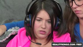 ”Finger Licking Good”