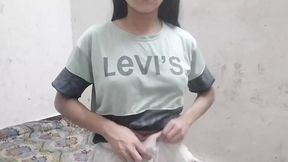 Aunty ko saman dene ke bahane oyo le jakar pel diya