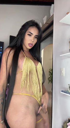 Female Onlyfans Model in Curvy Body Type