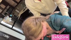 Nincs óvszer? Nem gond! A főnök dug egy újoncot az első castingon