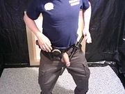 2 video vestido de vigilante, humedeciendo polla con mi cerveza, bailando con polla fuera del pantalon