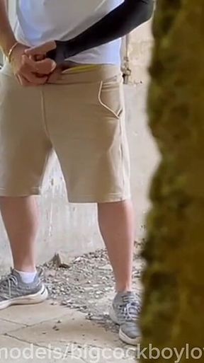Cumshot After Seeing a Hot Athlete and a Stepdaddy with Huge Dicks Fed Each Other's Sperm