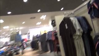 Public* Cumwalk in the Shoppingcenter