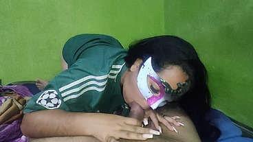 Muñequita hermosa fan del real madrid me chupa la verga / AbneyZimmer / LeandroZimmer