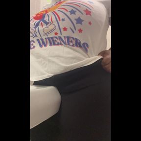 Using a Mini Vibrator to Explode Like the Fireworks on the 4th of July!