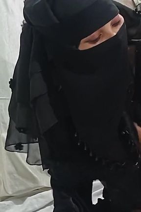 Perfect Footjob by Gorgeously Muslim Girl