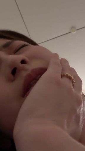 Shinjuku: Picking up Troubled Married Women From the Provinces in Front of the Huge Bus Terminal - 10-1