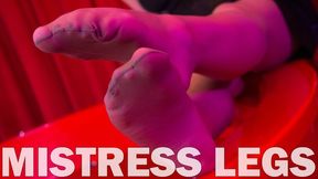 Sexy Nylon Feet In Wet Flesh-Colored Pantyhose In Big Red Bathtub (MP4 HD)