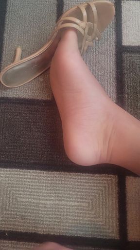 Jacking off with Heels and Nylons and Cumming on Heel