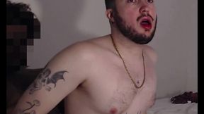 negao arregacando cuzinho rosa tatuado