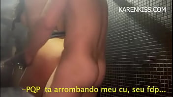 TBT de carnaval, fui no banheiro do role e acabei sendo enrabada, levei tanto tapa na bunda e bombadas que quando abri a p...