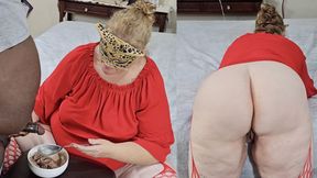 Horny Big Ass Blonde Pawg Milf Wife With Fat Pusssy Eating &amp; getting Cum On Ice (Jerking Off On Food) Granny  SSBBW nut