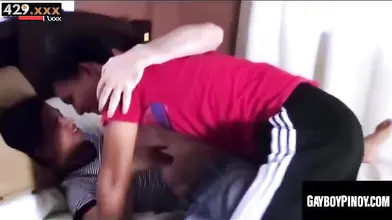 Asian twinks threesome with daddy's cock in anal play