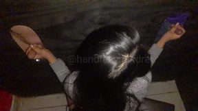 mi novia se la chupa a desconocidos en el gloryhole hasta que se vienen en su boca