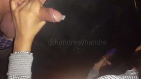 mi novia se la chupa a desconocidos en el gloryhole hasta que se vienen en su boca