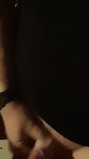 Sexy Redhead Nerd Get Horny While Playing Skyrim and Begins to Masturbate During a Live Stream.