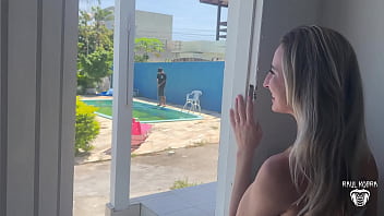 LOIRA CASADA ESPEROU O MARIDO SAIR DE CASA PARA DAR A BUCETA PARA O PISCINEIRO *** COMPLETO NO SHEER E NO RED *** PATTY WIFE RAUL KOBRA