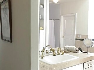 My trans stemom is so hot, I jerk off to her