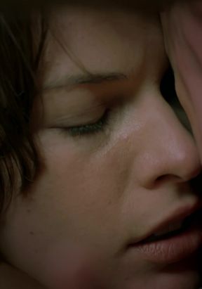 Curvy blonde celebrity Milla Jovovich gets naked in a professional