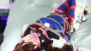 La cosplayer di D.Va lotta contro la sua schiavitù