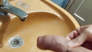 Brasileiro, urinando, pênis, mijando, homem, circuncidado – caras brancos amadores não circuncidados sendo fodidos no cu