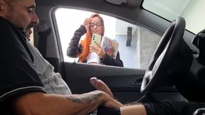 me masturbo arriscado de olho nas estudantes no estacionamento da faculdade!