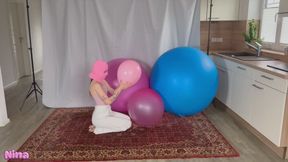 Sensual Playing with my Soft and Giant Latex Balloons