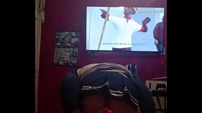 Saltando encima de su consolador disfrazado de colegiala