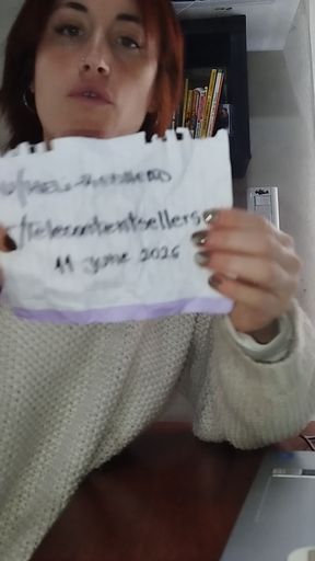 Hot amateur GF gives a sloppy blowjob to her verified Reddit r/redgifs partner