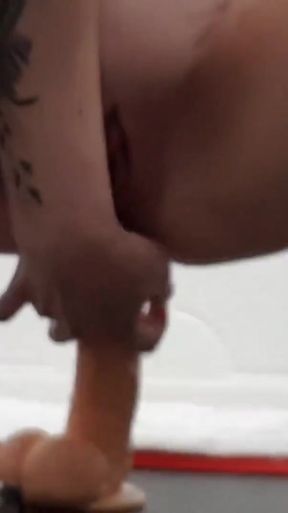 Stunning moment from "amatur sexy milf anal riding big dildo"