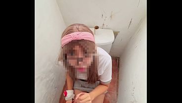 DETONAN a COLEGIALA Mexicana en el BA&Ntilde_O de la ESCUELA! SEXO PUBLICO! COMPLETO