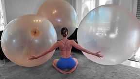 Larissa vs. 3 x 100" balloons