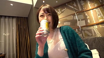 【秒イキさせるレベルのフェラテクを持つG乳人妻デリヘル嬢 第一部】イヤホン推奨のジュボジュボバキュームフェラで耳まで気持ちいい痙攣絶頂するほど欲求不満な人妻に勝るものなし