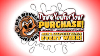 Amatőr ébenfa szóló stud simogatja a nagy fekete farkát, majd hatalmas orgazmust tölt be