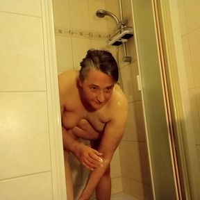 Milf mature 50plus in the shower - inseminate? Ready